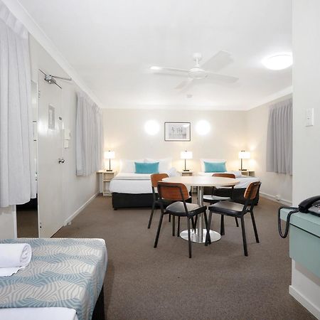 Southport Motel & Apartments Голд-Кост Экстерьер фото
