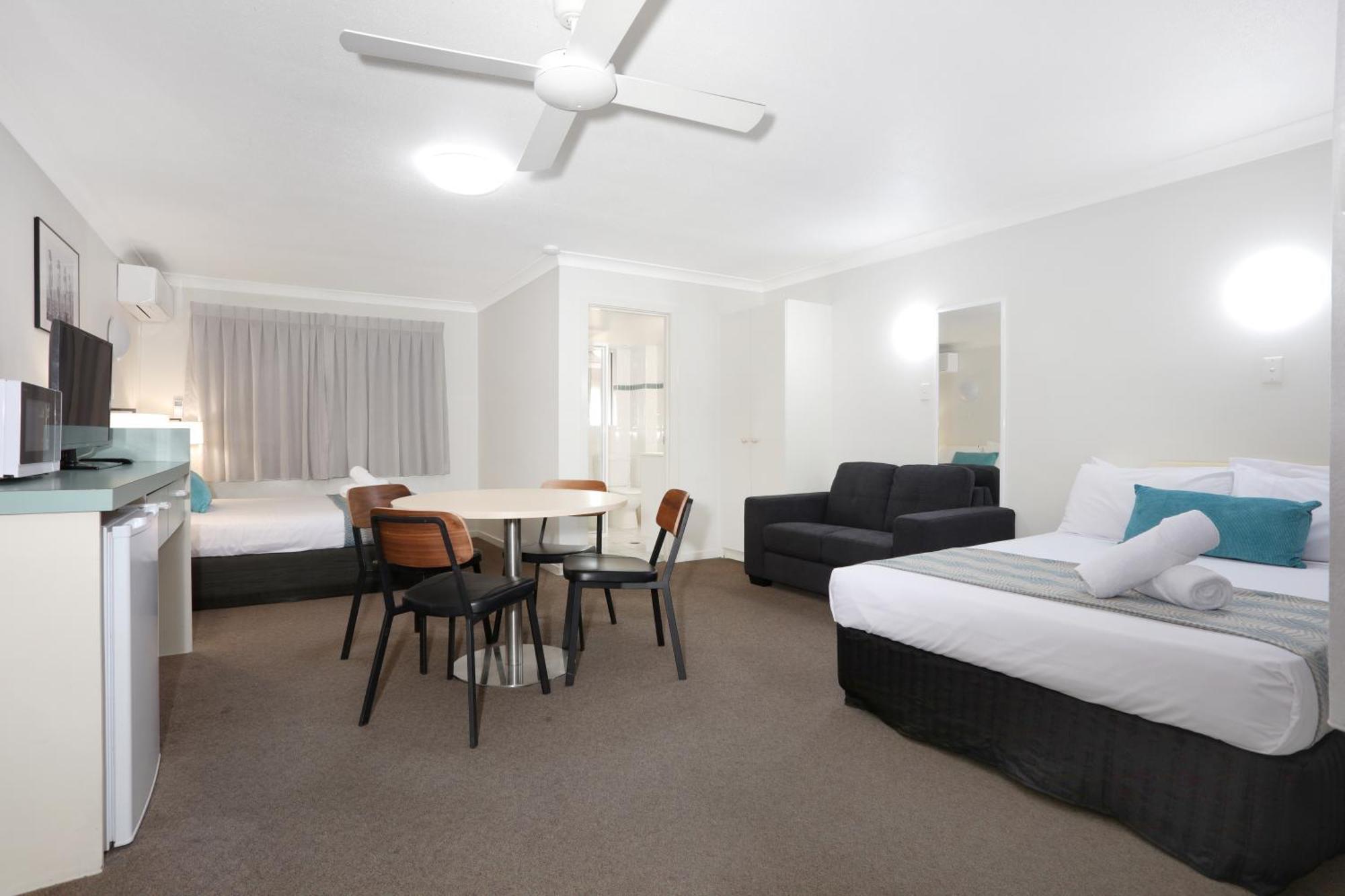 Southport Motel & Apartments Голд-Кост Экстерьер фото