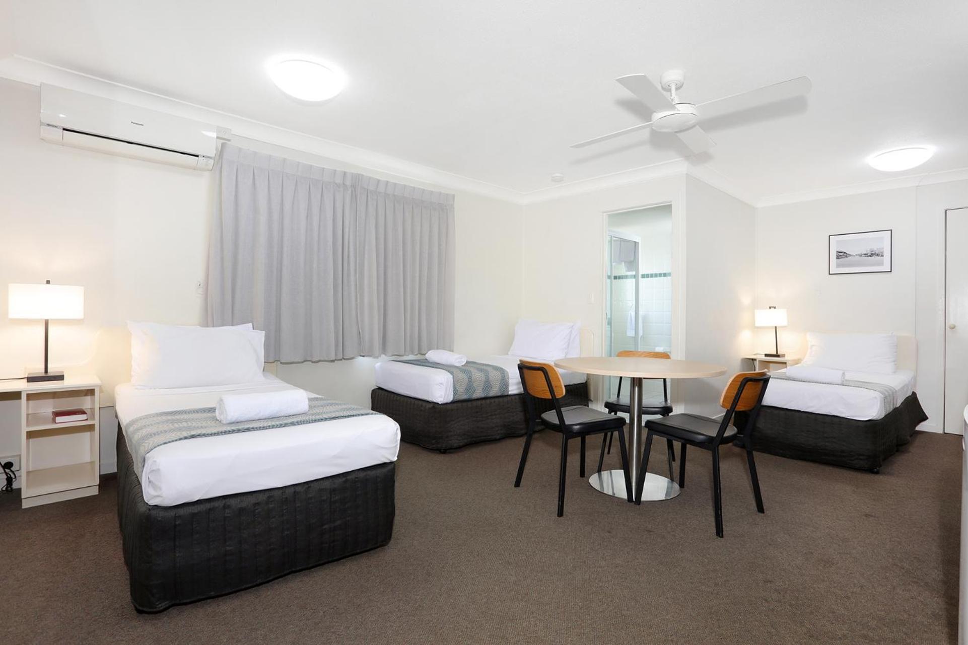 Southport Motel & Apartments Голд-Кост Экстерьер фото